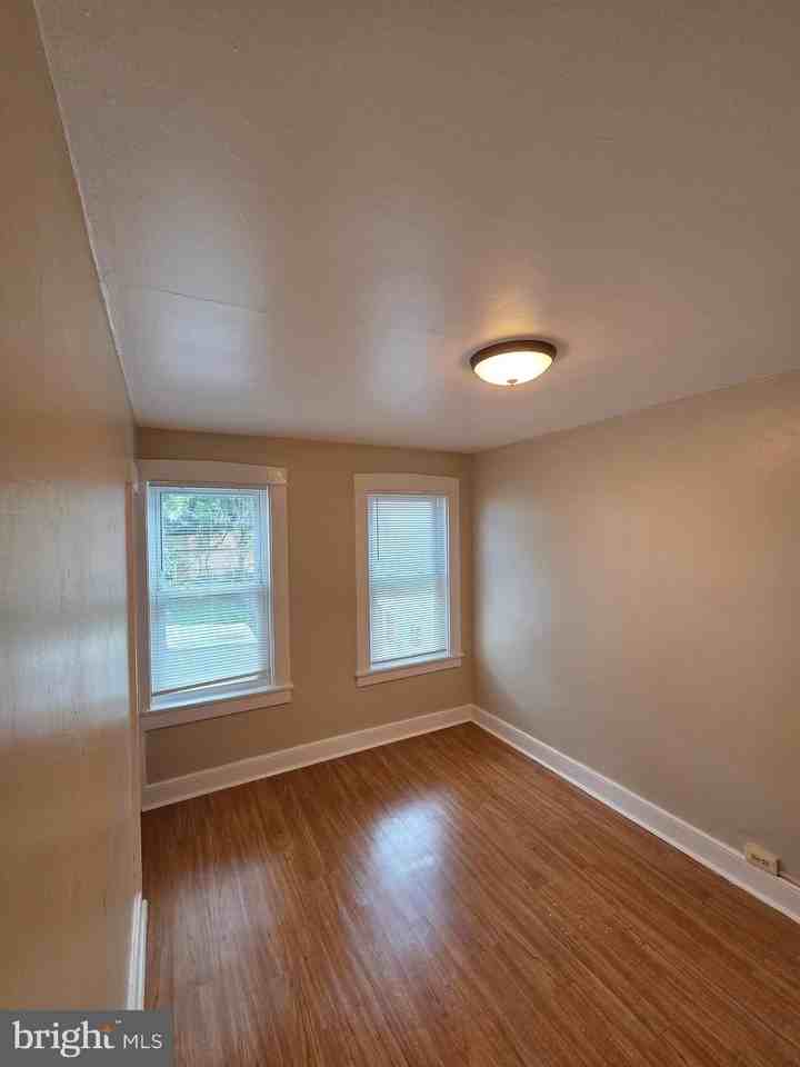 808 E Marion St - Photo 3 of 5