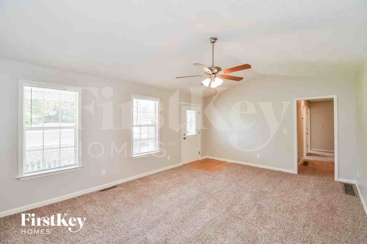 414 Princeton Dr - Photo 3 of 15