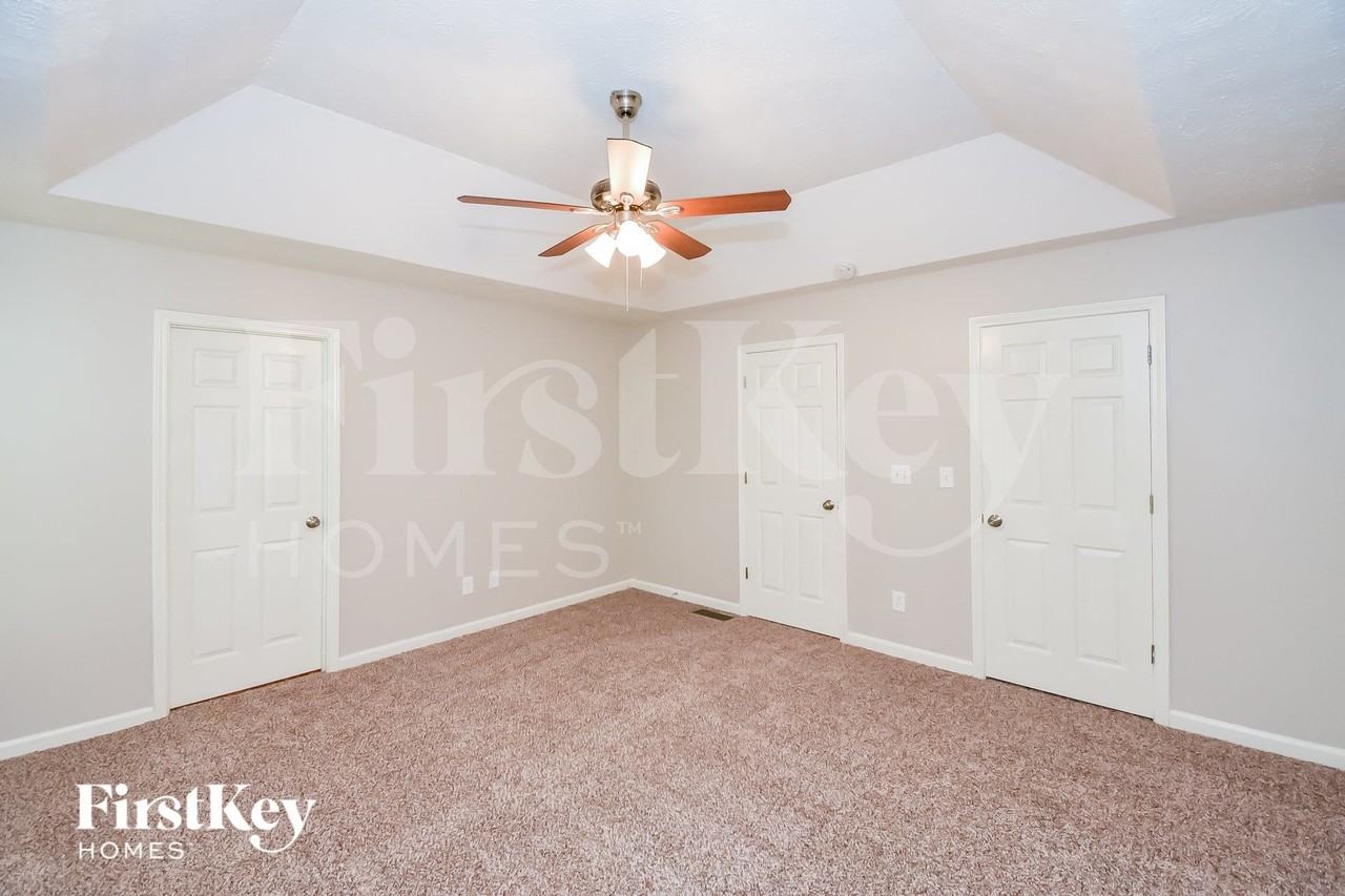 414 Princeton Dr - Photo 7 of 15