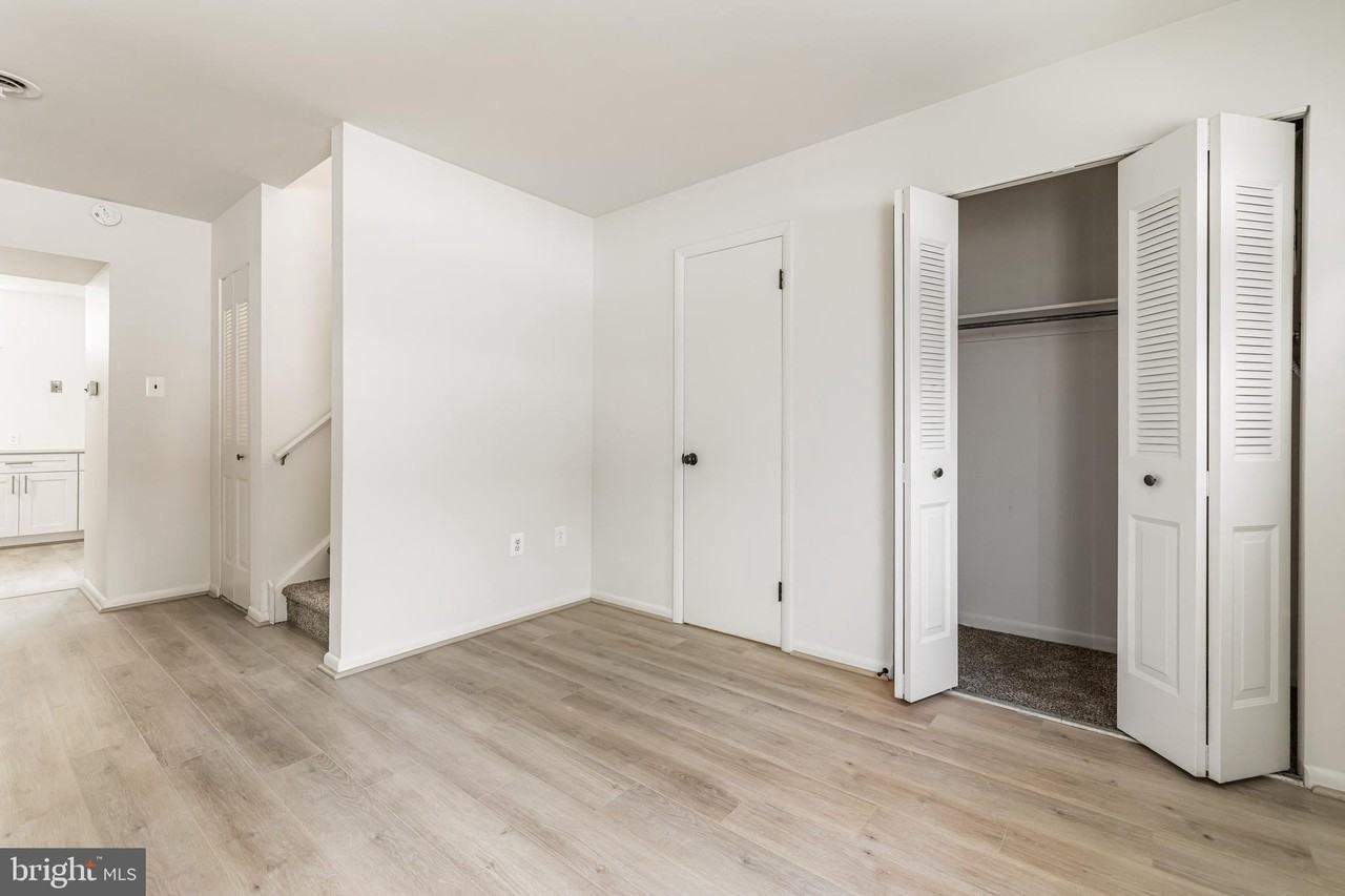 515 N York Rd #2E - Photo 5 of 30