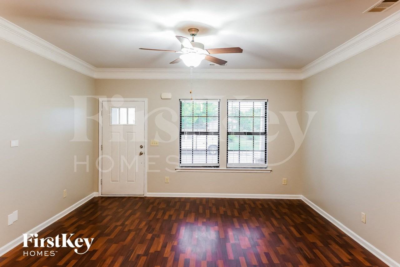 601 Enclave Ln - Photo 3 of 15