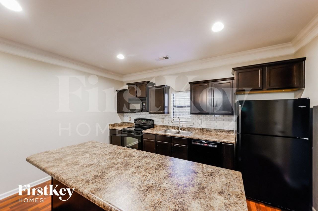 601 Enclave Ln - Photo 6 of 15