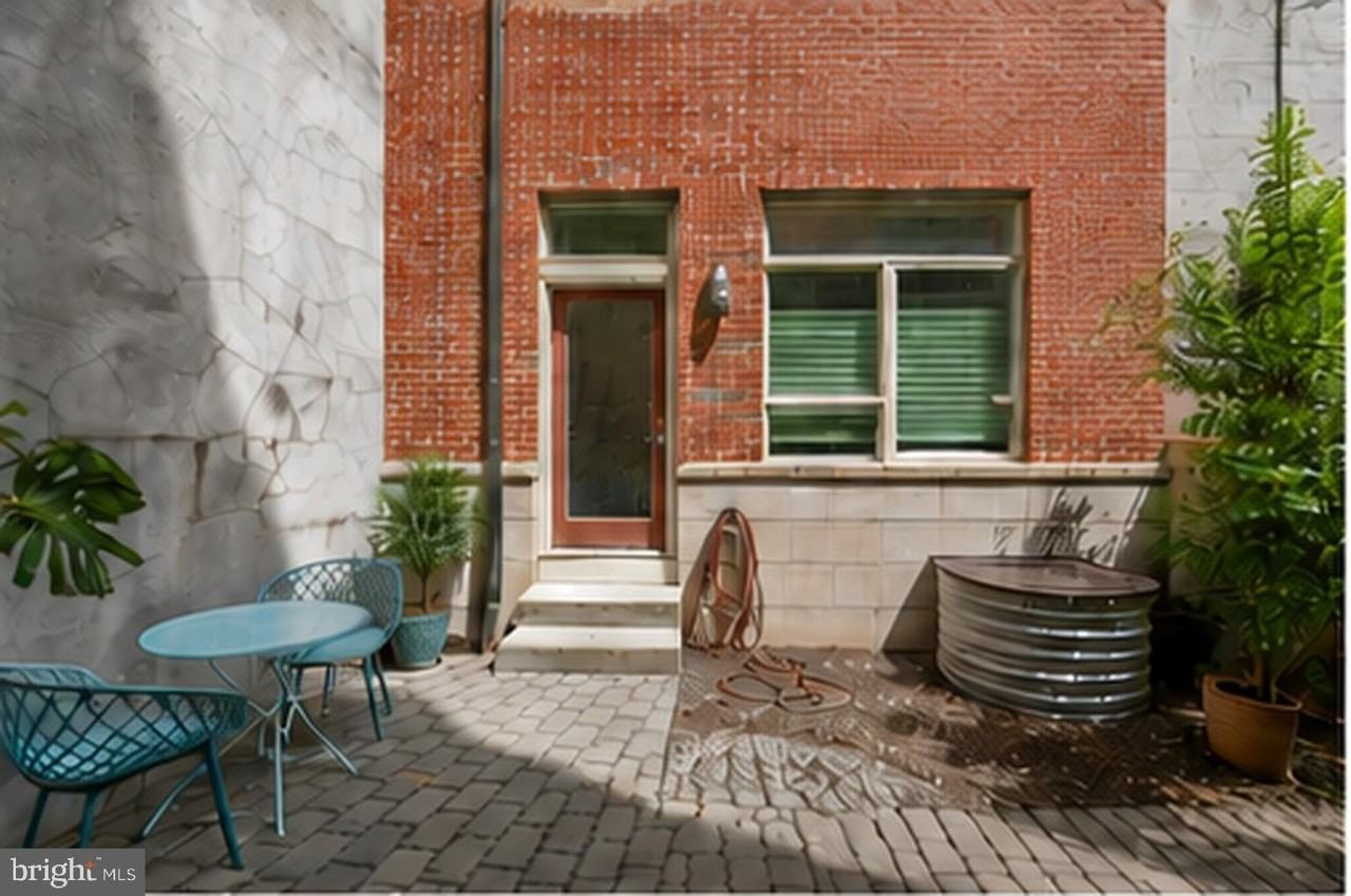 806 Montrose St - Photo 2 of 12
