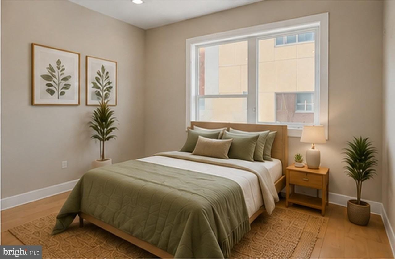 806 Montrose St - Photo 5 of 12