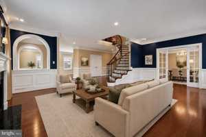 featured image of 2138 Patrick Henry Dr