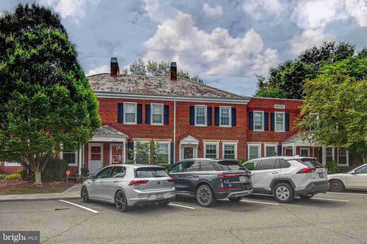 2906 S Buchanan St - Photo 4 of 40
