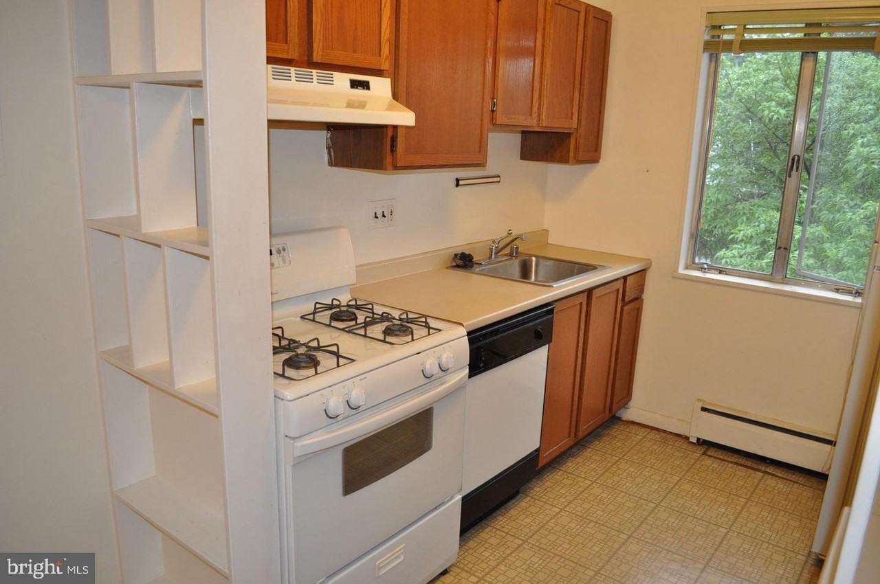 1601 19th St N #301 - Photo 3 of 11