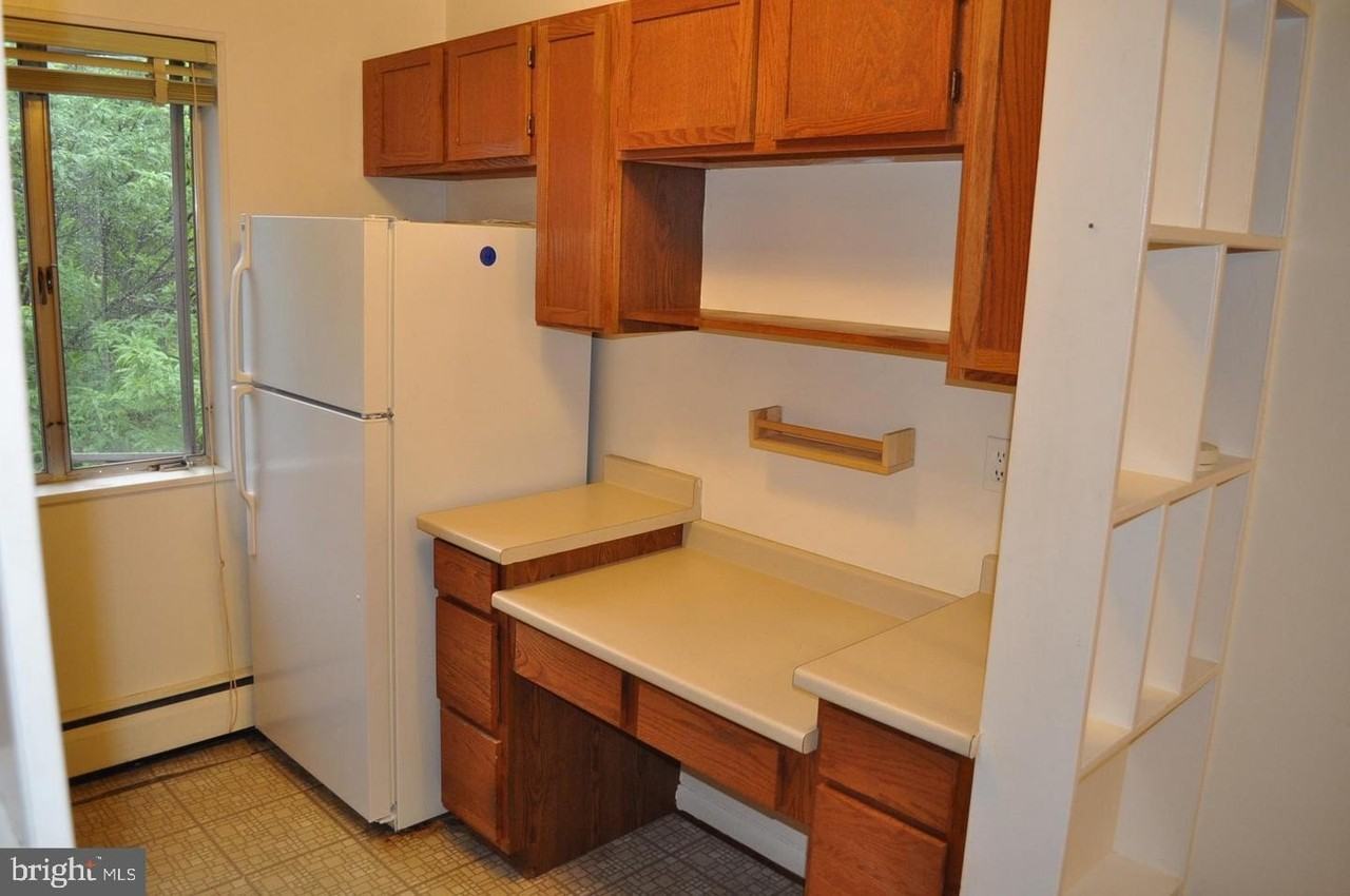 1601 19th St N #301 - Photo 4 of 11