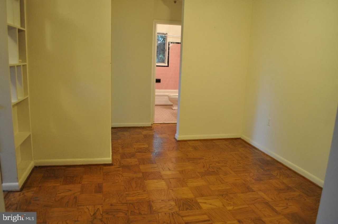1601 19th St N #301 - Photo 5 of 11