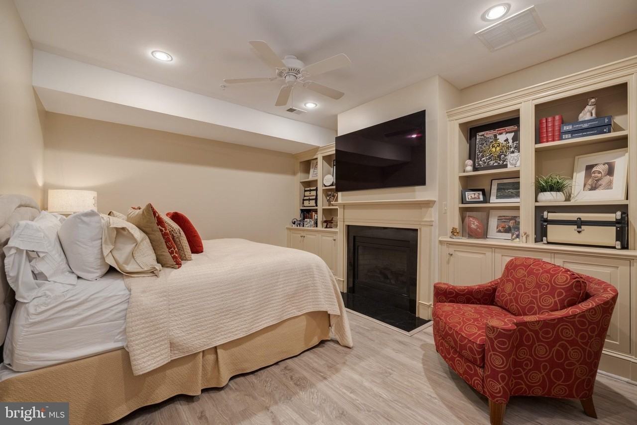 712 Bracey Ln - Photo 7 of 50