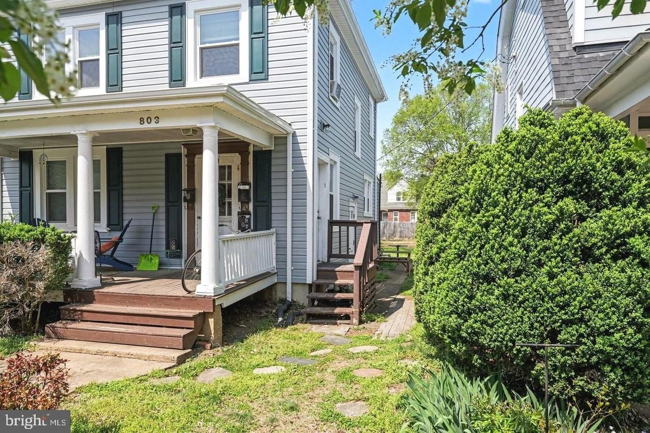 803 Wolfe St #A - Photo 3 of 25