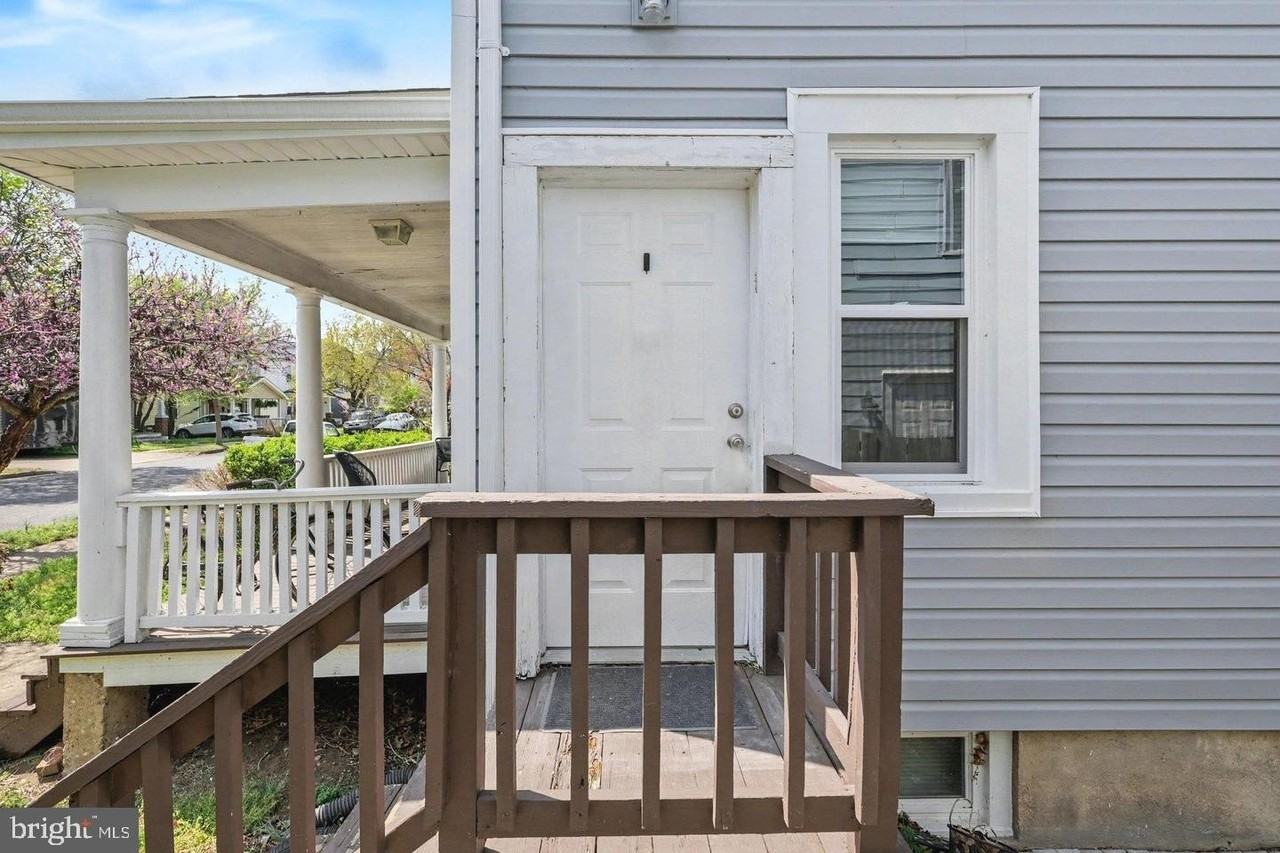 803 Wolfe St #A - Photo 4 of 25