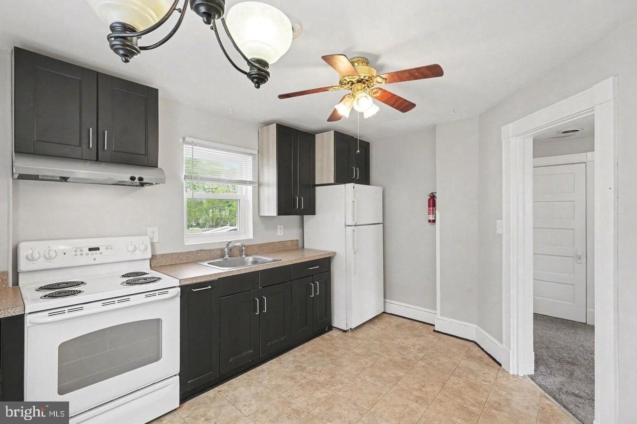803 Wolfe St #A - Photo 7 of 25