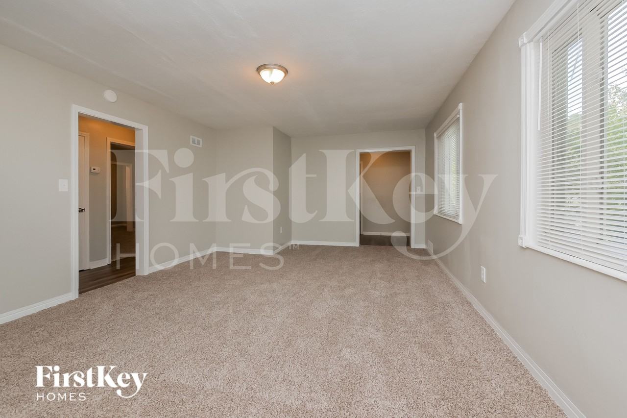 2158 Beecher Cir Sw - Photo 2 of 16