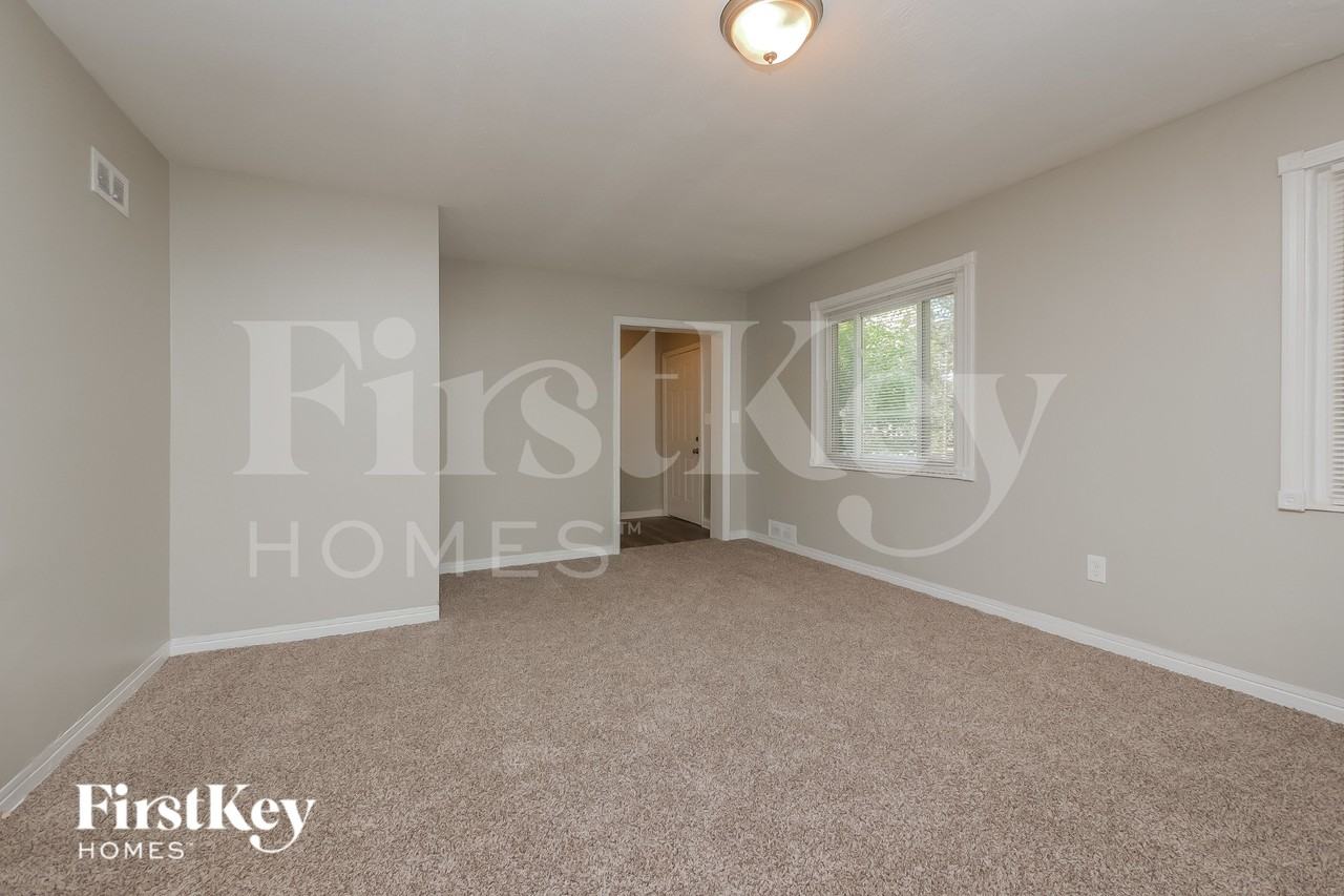 2158 Beecher Cir Sw - Photo 3 of 16
