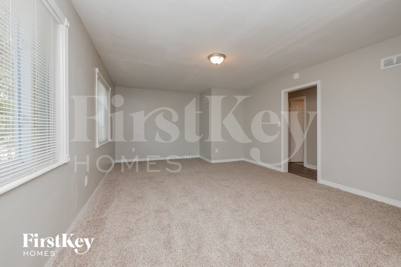 2158 Beecher Cir Sw - Photo 4 of 16