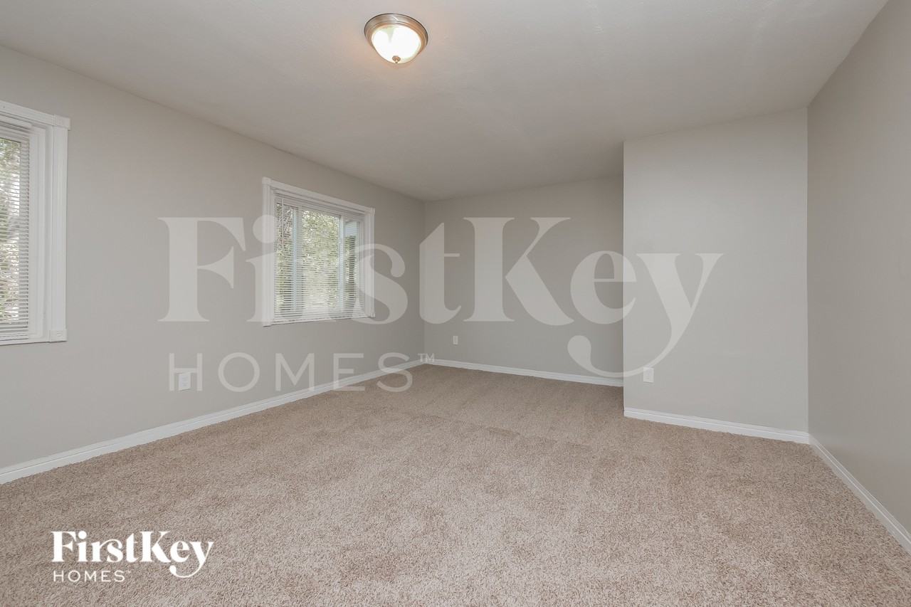 2158 Beecher Cir Sw - Photo 5 of 16
