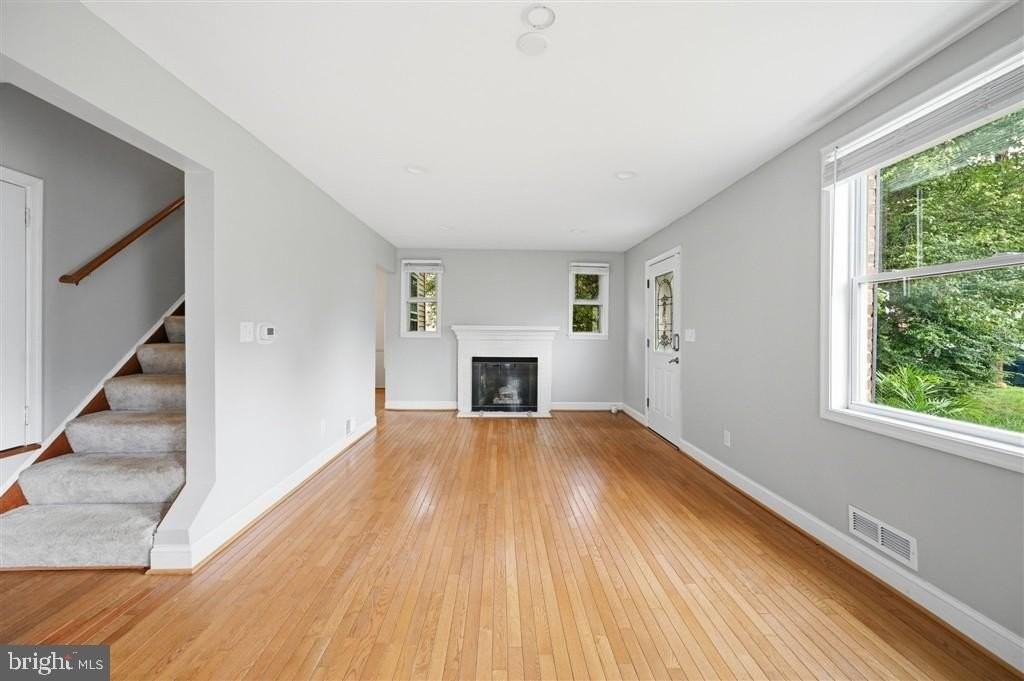 2918 Monroe Pl - Photo 5 of 50