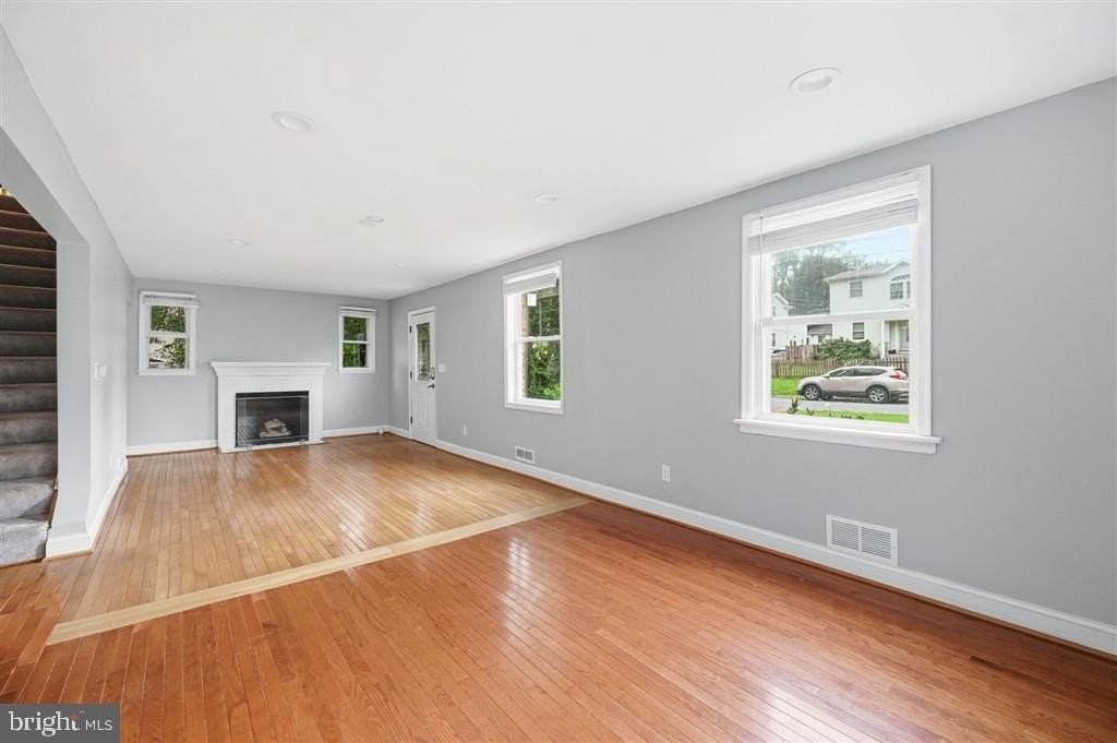 2918 Monroe Pl - Photo 6 of 50