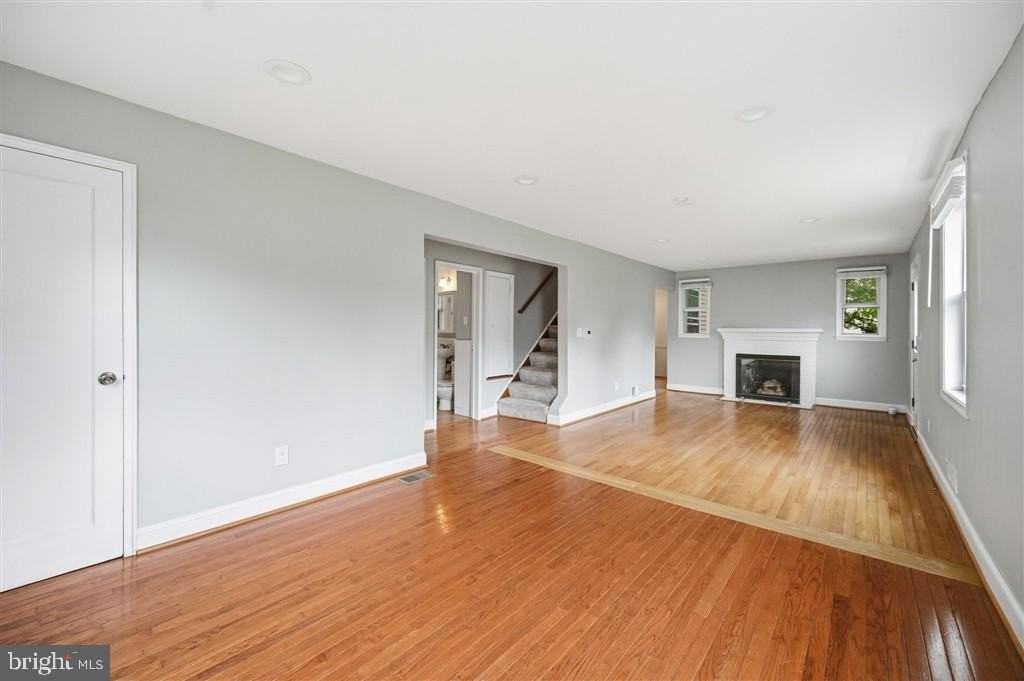 2918 Monroe Pl - Photo 7 of 50