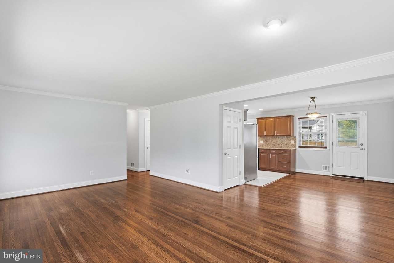 1719 Melbourne Dr - Photo 5 of 50