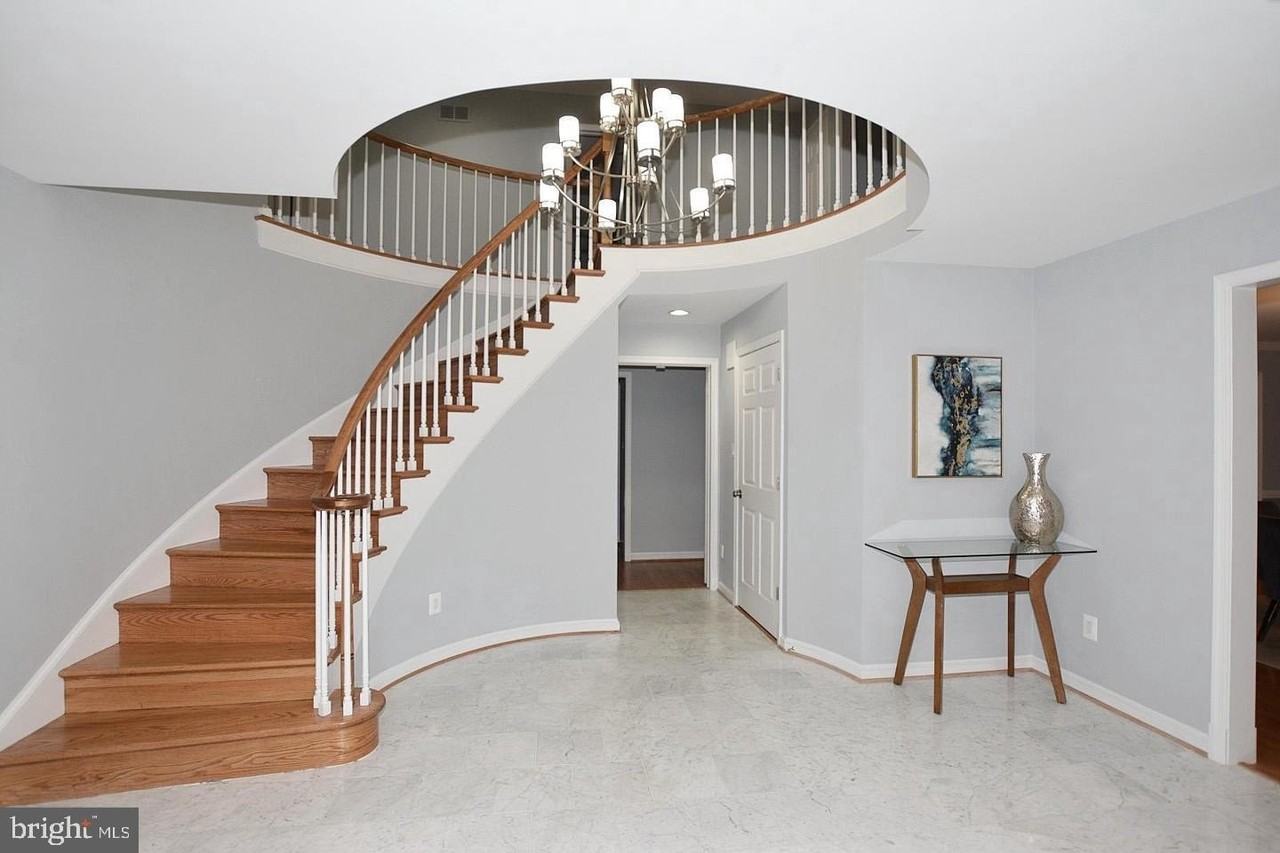 6286 Dunaway Ct - Photo 3 of 24