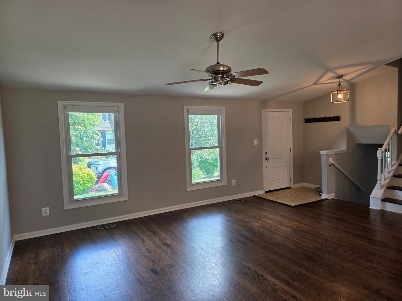 12920 Framingham Ct - Photo 7 of 33