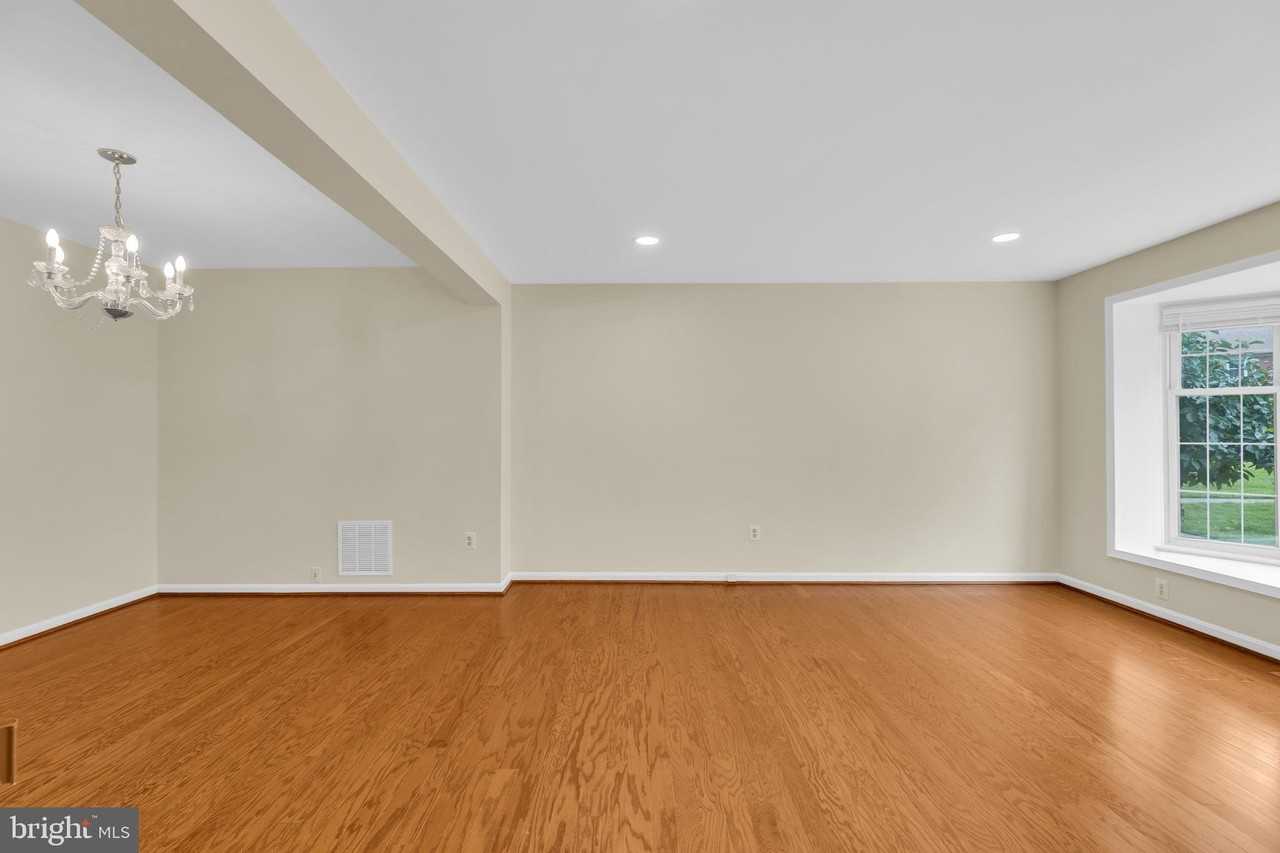 7428 Fountain Head Dr - Photo 6 of 45