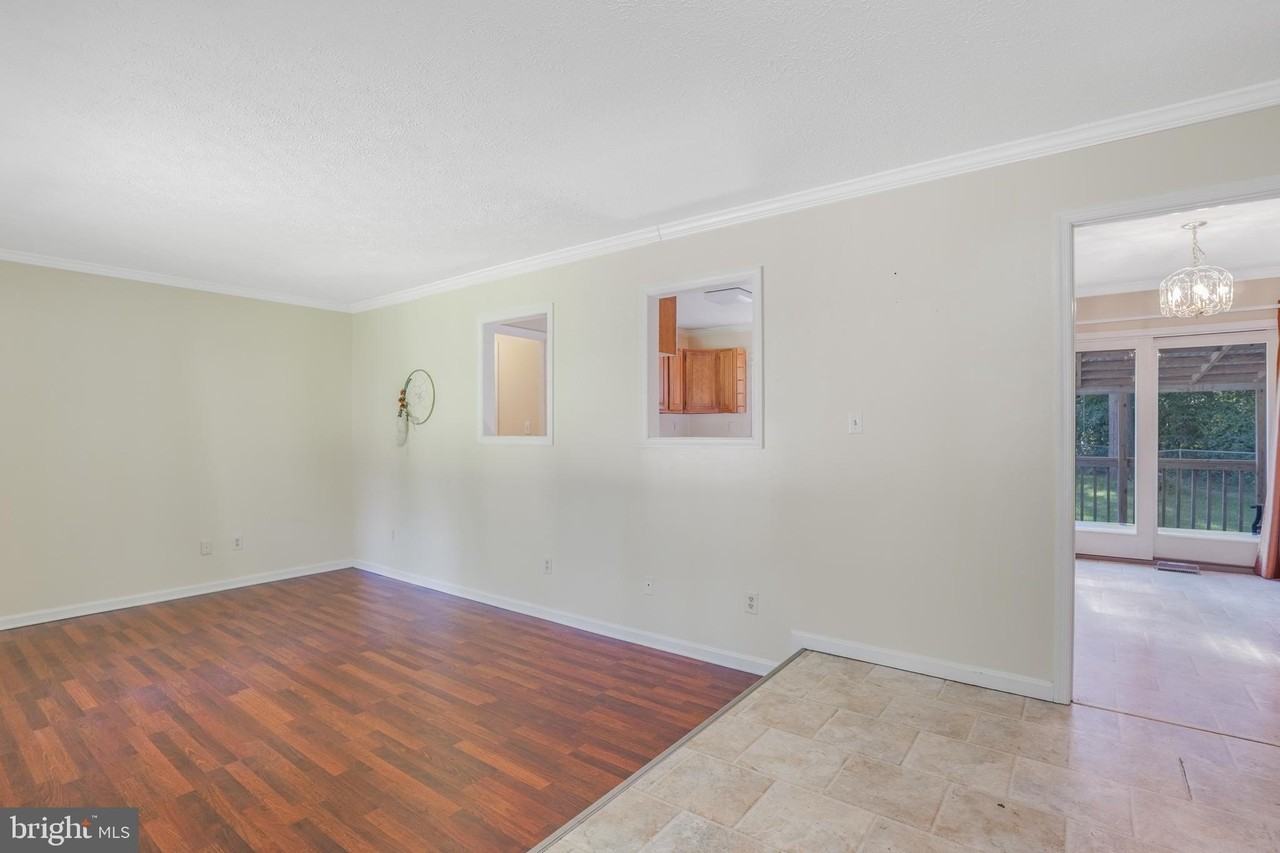 8170 Linda Ln - Photo 4 of 34
