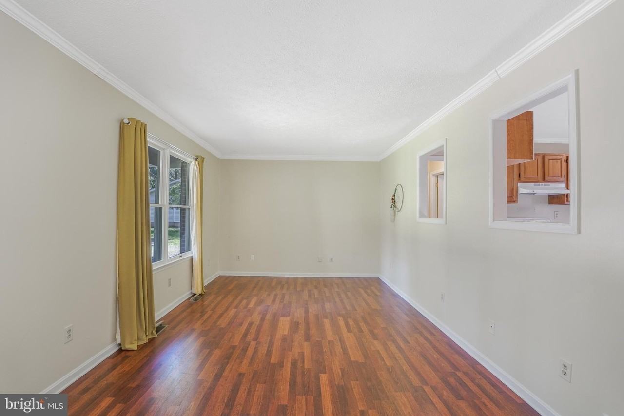 8170 Linda Ln - Photo 5 of 34