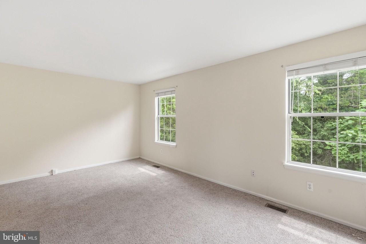 9571 Tudor Oaks Dr - Photo 6 of 24