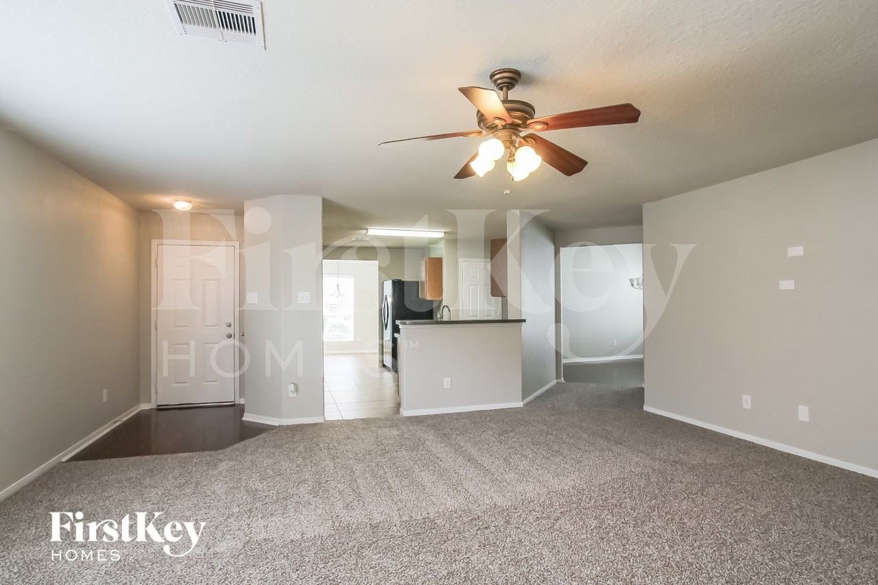 16810 Blackberry Lily Ln - Photo 4 of 15