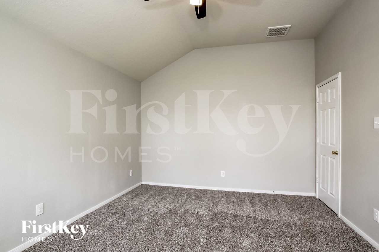 16810 Blackberry Lily Ln - Photo 7 of 15