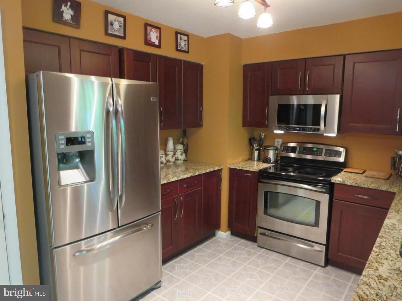 4244 Jonathan Ct - Photo 2 of 17