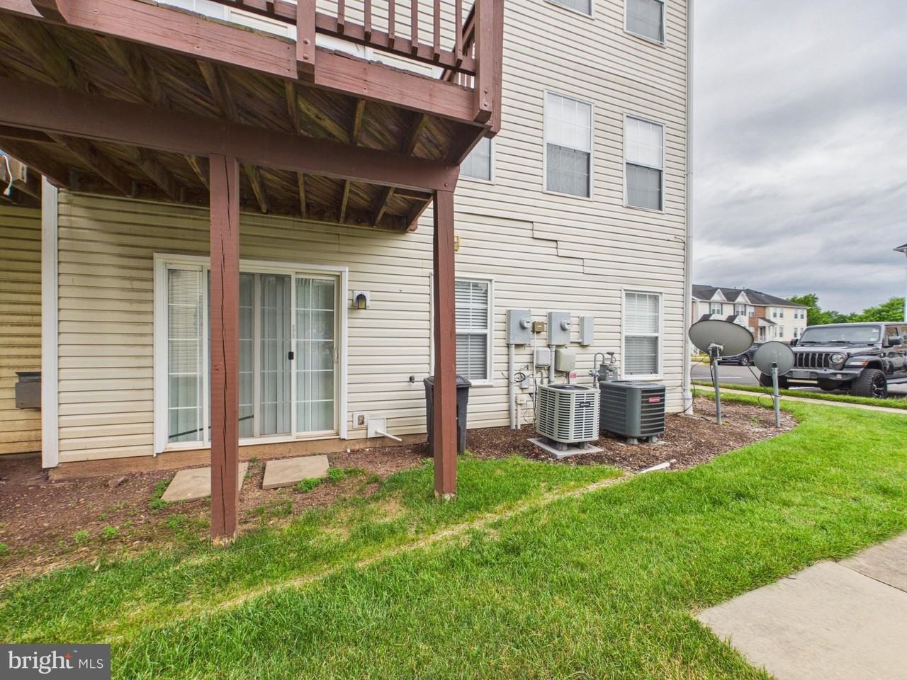 7981 Calvary Ct - Photo 4 of 33