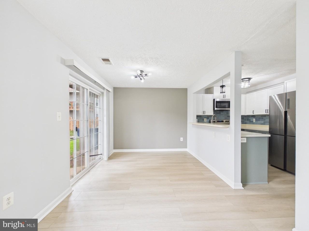 7981 Calvary Ct - Photo 5 of 33