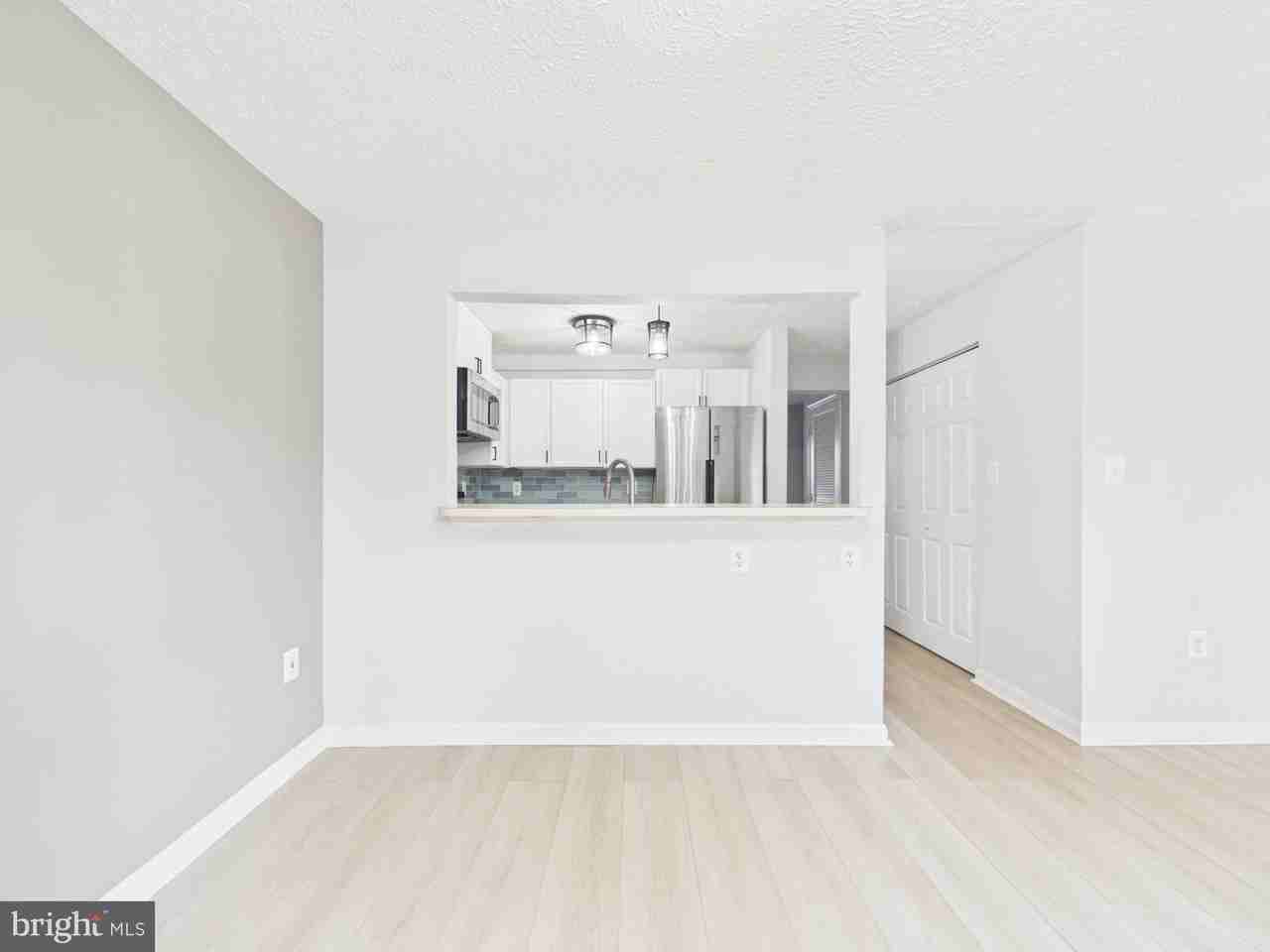 7981 Calvary Ct - Photo 6 of 33