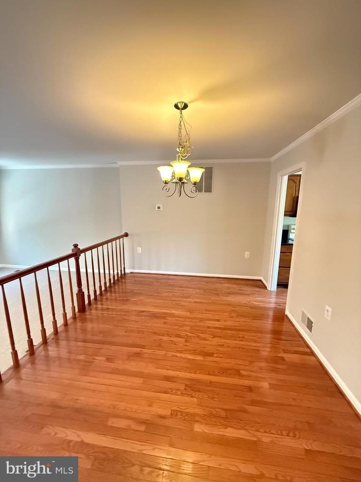 12413 Eden Ln - Photo 4 of 32