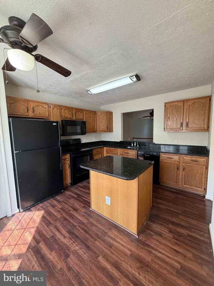 105 W Park Dr - Photo 3 of 21