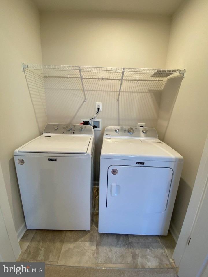 58 Coolidge Ave - Photo 6 of 30
