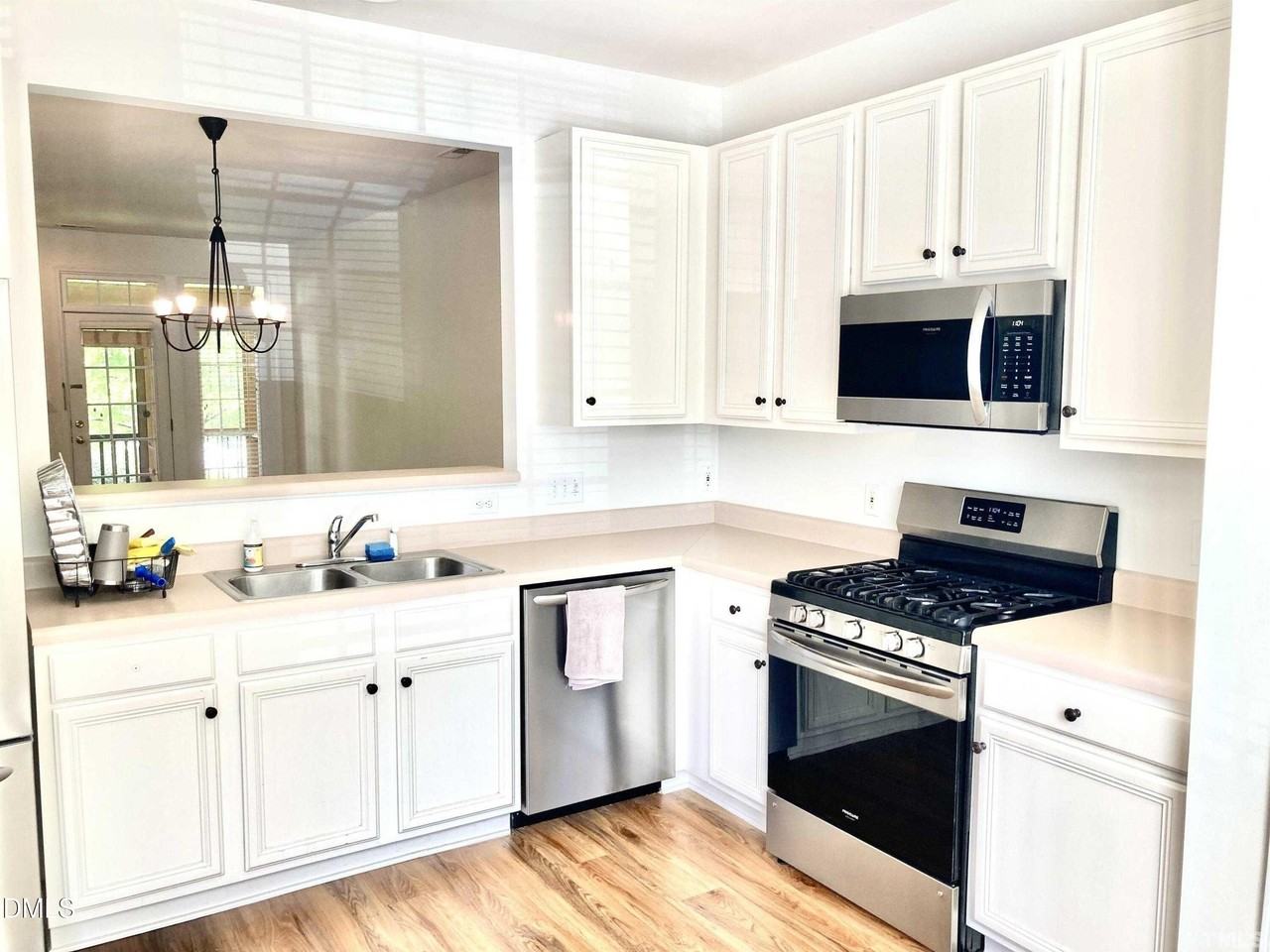803 Knightsborough Way - Photo 2 of 16