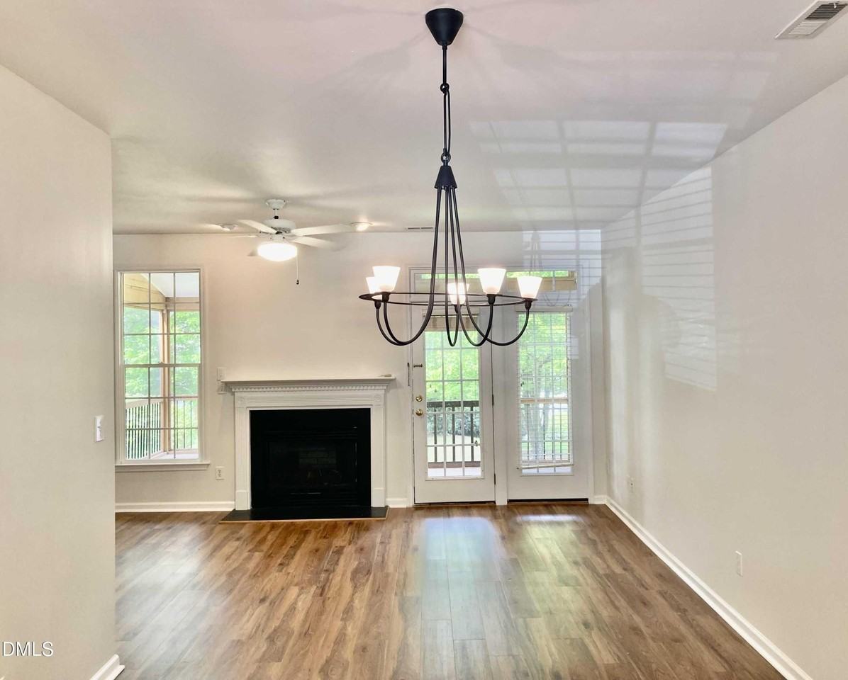 803 Knightsborough Way - Photo 5 of 16