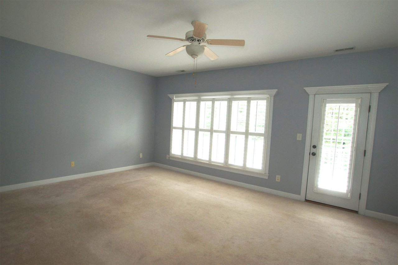 217 Anniston Ct - Photo 4 of 39