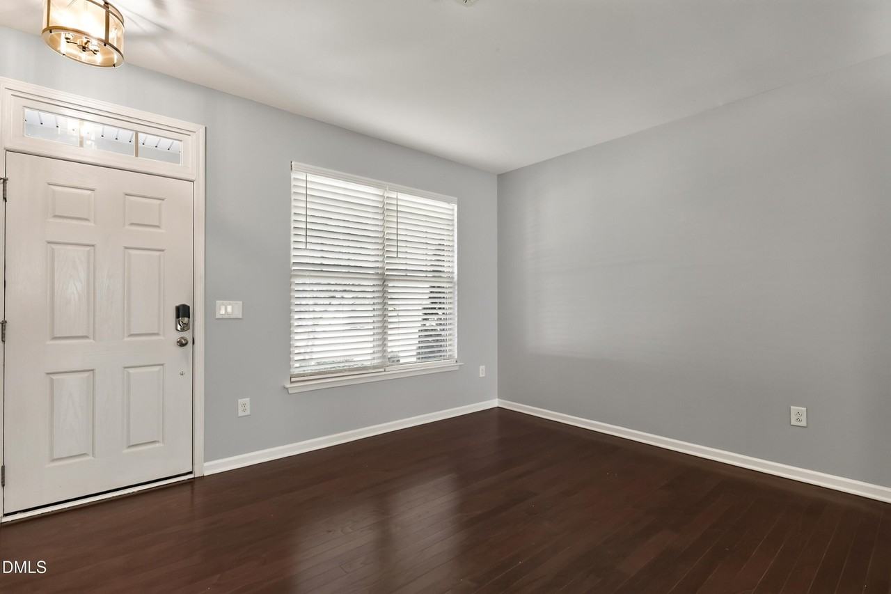 614 Rose Laurel Ct - Photo 5 of 36