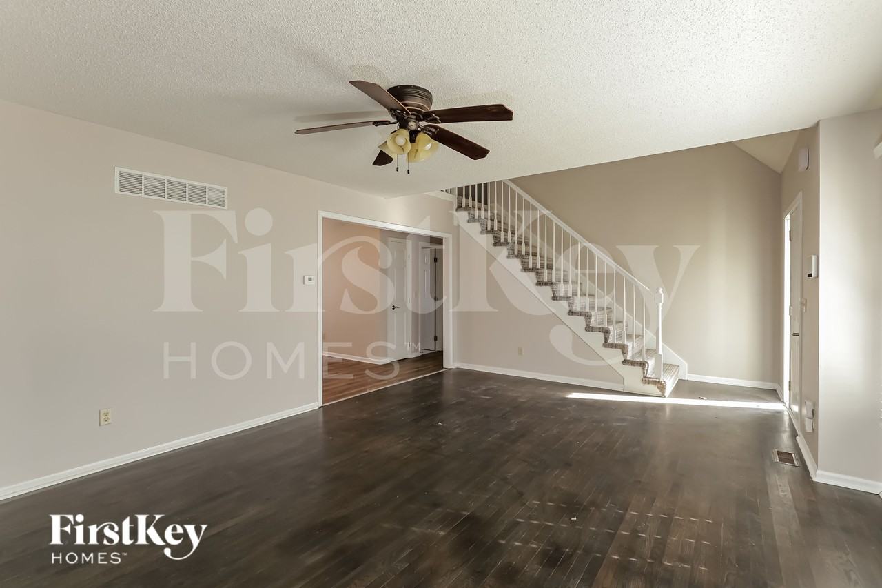 8618 Ne 72nd Ter - Photo 3 of 16