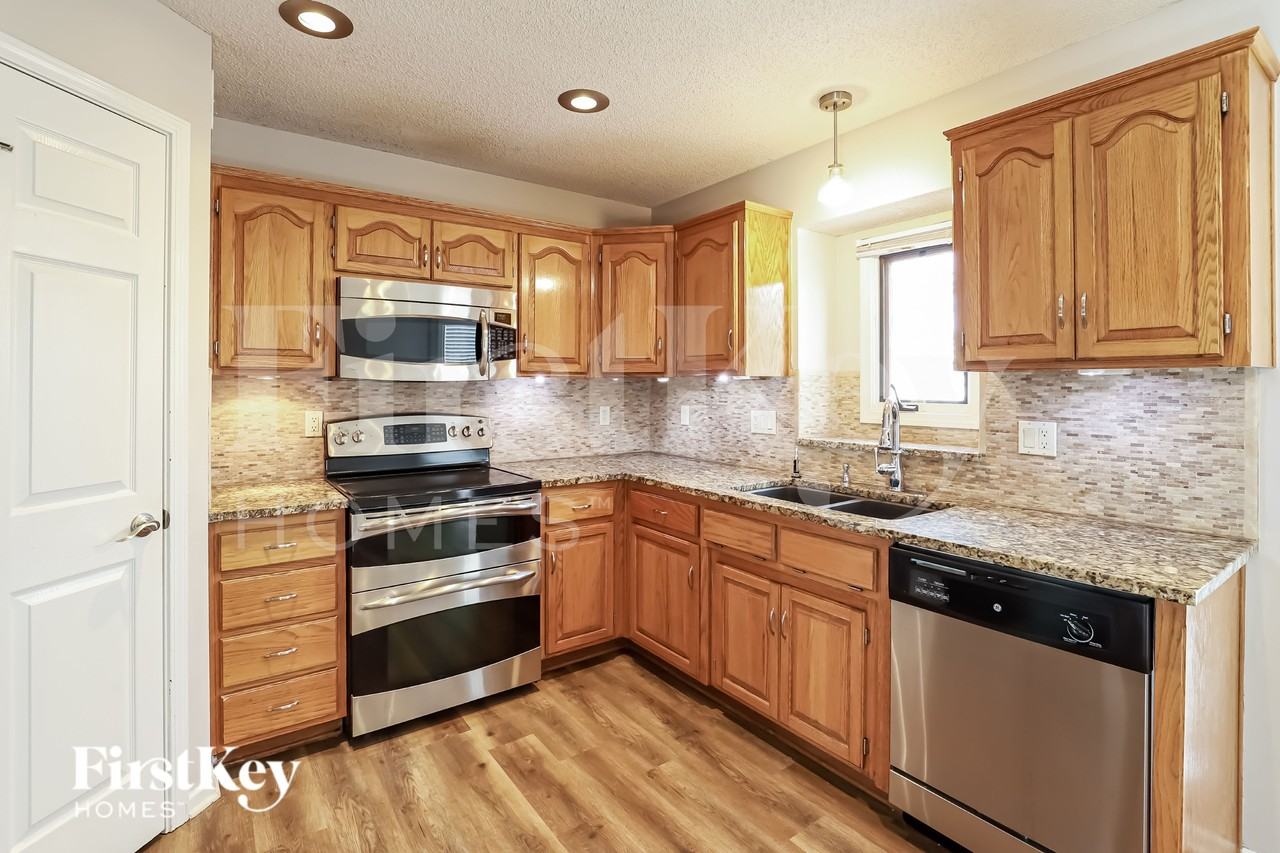 8618 Ne 72nd Ter - Photo 5 of 16