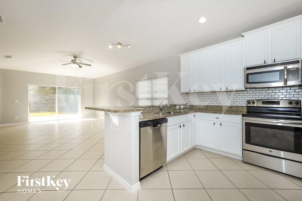 4724 Rockvale Dr - Photo 6 of 15