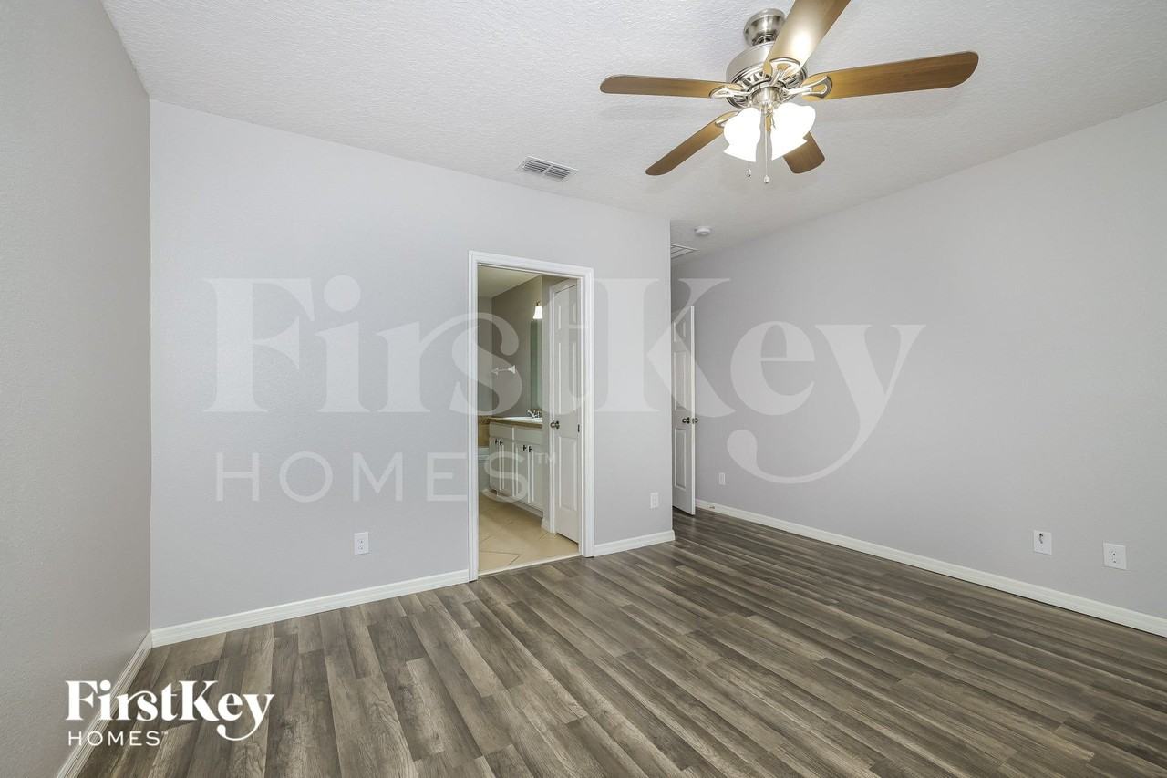 4724 Rockvale Dr - Photo 7 of 15