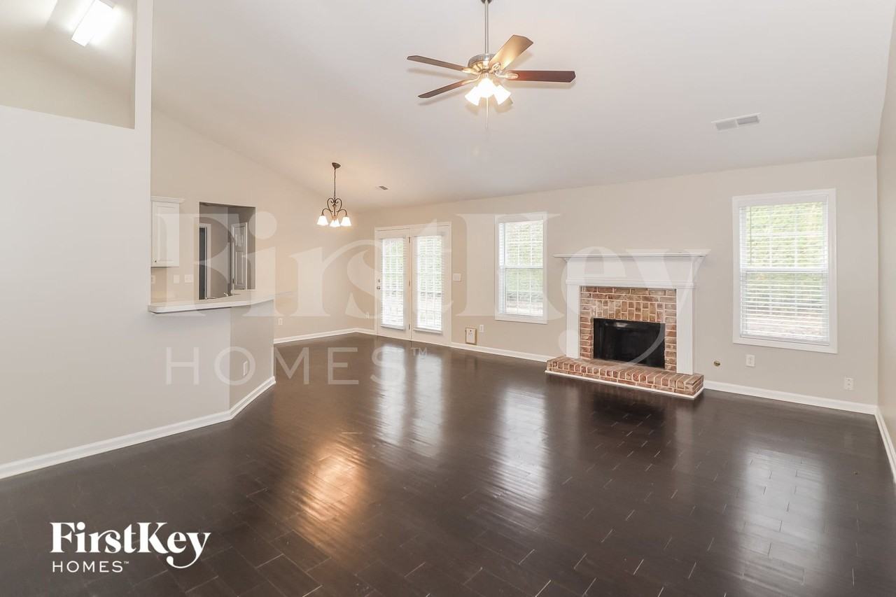 7250 Lanier Cove Ct - Photo 3 of 15