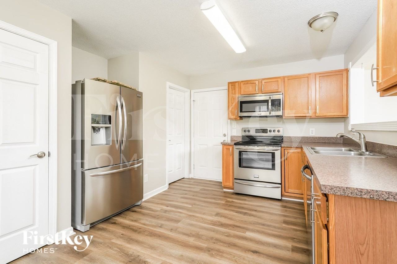 275 Frontier Dr - Photo 7 of 16